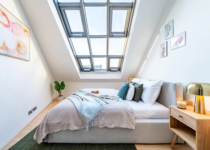 Days - Three Bedroom With Terrace And Ac * Prag