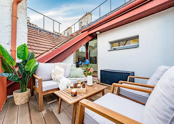 Days - Three Bedroom With Terrace And Ac * Praha